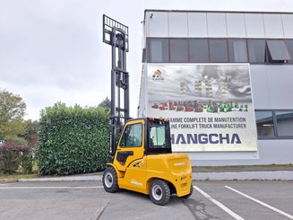 Four wheel front forklift Hangcha XE50i-600