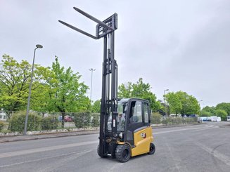 Four wheel front forklift Caterpillar EP30N