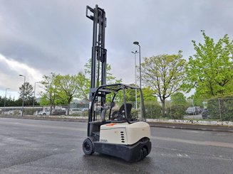 Three wheel front forklift Crown SC5340-1.6 - 10