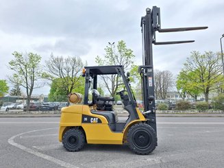 Four wheel front forklift Caterpillar GP35 NTD