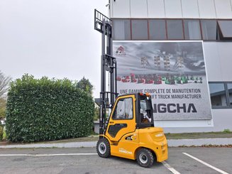 Four wheel front forklift Hangcha XE25i (CPD25-XEY2-SI)