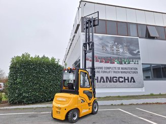Four wheel front forklift Hangcha XE25i (CPD25-XEY2-SI)