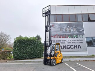 Four wheel front forklift Hangcha XE25i (CPD25-XEY2-SI)