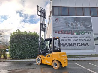 Four wheel front forklift Hangcha XE35i (CPD35-XEY2-SI)