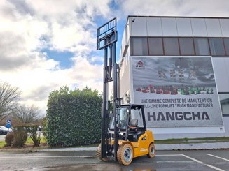 Four wheel front forklift Hangcha XE35i (CPD35-XEY2-SI)
