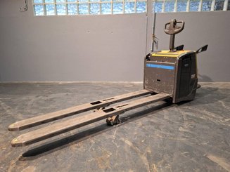 Stand-on pallet truck Caterpillar NPV20N2 - 7