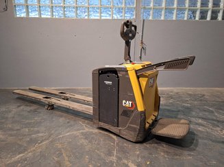 Stand-on pallet truck Caterpillar NPV20N2 - 9
