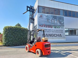 Four wheel front forklift Hangcha XF35G - 10