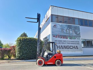 Four wheel front forklift Hangcha XF35G - 8
