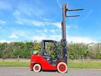 Four wheel front forklift Hangcha CPYD35 - 9