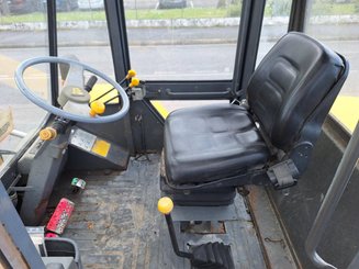 All-terrain forklift JCB 930-2