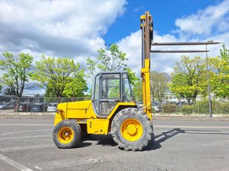 All-terrain forklift JCB 930-2