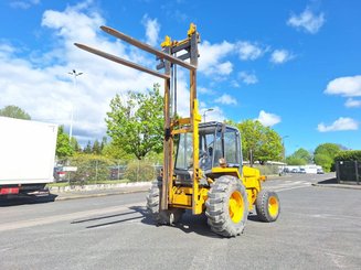 All-terrain forklift JCB 930-2