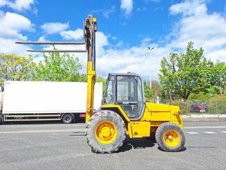 All-terrain forklift JCB 930-2