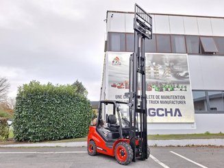 Four wheel front forklift Hangcha XF35G-2