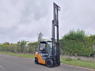 Four wheel front forklift Toyota 028FGF25