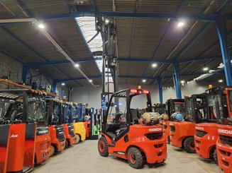 Four wheel front forklift Hangcha XF25G-2