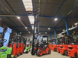 Four wheel front forklift Hangcha XF35G-2