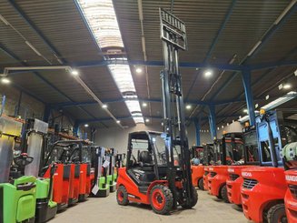 Four wheel front forklift Hangcha XF35G-2