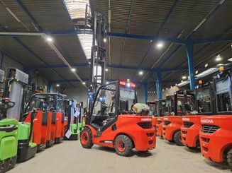 Four wheel front forklift Hangcha XF35G-2