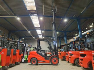 Four wheel front forklift Hangcha XF35G-2