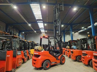 Four wheel front forklift Hangcha XF35G-2 - 11