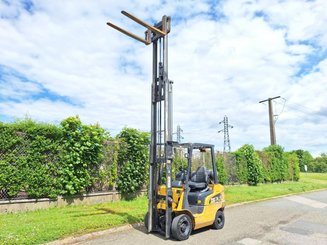 Four wheel front forklift Caterpillar GP20CN - 2
