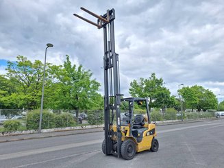 Four wheel front forklift Caterpillar GP20NT