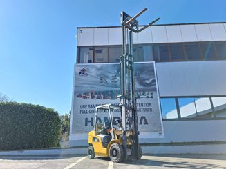 Four wheel front forklift Caterpillar GP25NTD