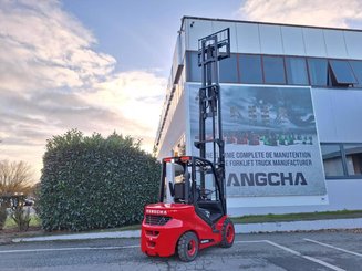 Four wheel front forklift Hangcha XF35D-2 - 11
