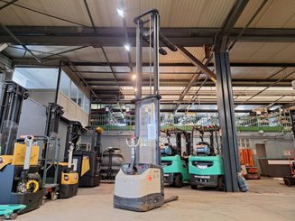 Pedestrian pallet stacker Crown ES4000-1.6