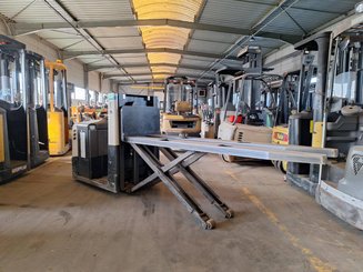 Low-level order picker Crown GPC3055-2.0