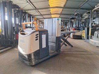 Low-level order picker Crown GPC3055-2.0