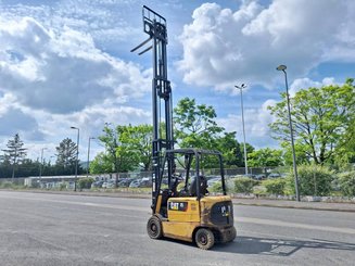 Four wheel front forklift Caterpillar EP25KP
