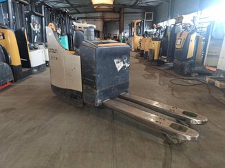 Stand-on pallet truck Crown WT3040 2.00 - 2