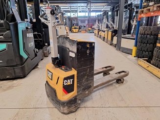 Pedestrian pallet truck Caterpillar NPP20N2