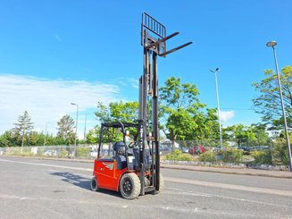 Four wheel front forklift Heli CPD30 - 7