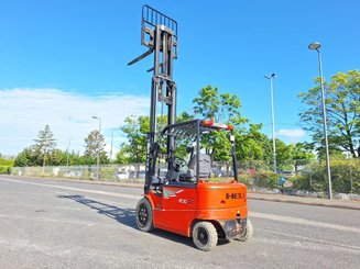 Four wheel front forklift Heli CPD30 - 10