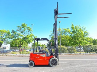 Four wheel front forklift Heli CPD30 - 9