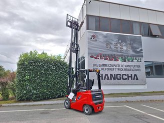 Four wheel front forklift Hangcha AE18 - 10