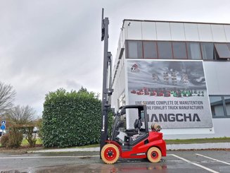 Four wheel front forklift Hangcha XF35G-2
