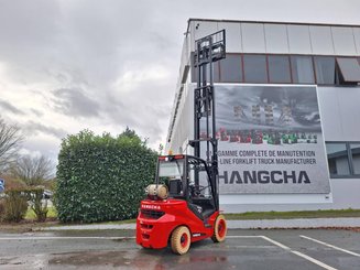 Four wheel front forklift Hangcha XF35G-2