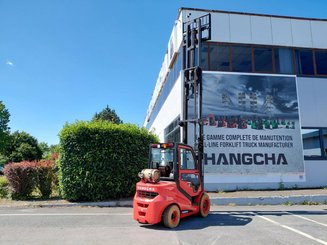 Four wheel front forklift Hangcha XF35G-2