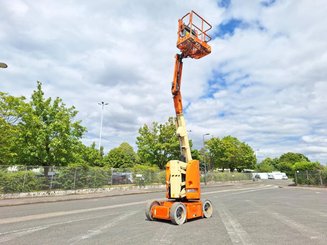 Articulated boom lift platform JLG E300AJP - 12