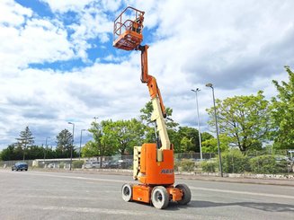 Articulated boom lift platform JLG E300AJP