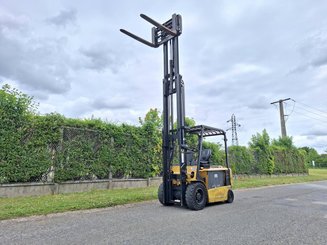 Four wheel front forklift Caterpillar EP30K