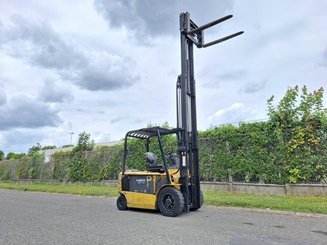 Four wheel front forklift Caterpillar EP30K