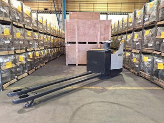 Stand-on pallet truck Crown WT3040 - 10