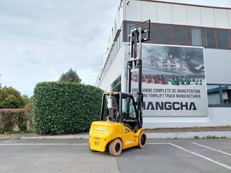 Four wheel front forklift Hangcha XE30-i