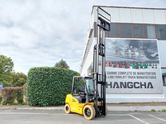 Four wheel front forklift Hangcha XE30-i